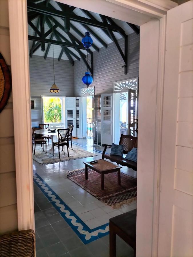 Terre-de-Bas La Maison Bleue - Les Hauts De La Baie מראה חיצוני תמונה